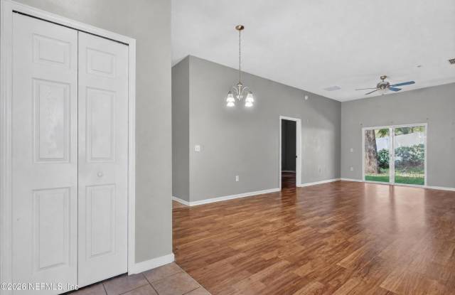 8196 CABIN LAKE Circle Gallery 4