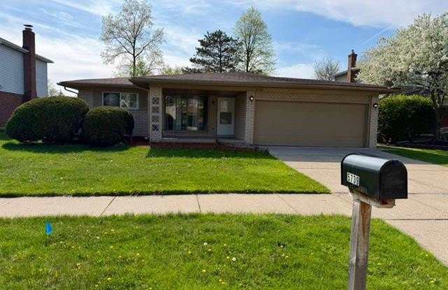 5739 Willow Creek Drive photos photos