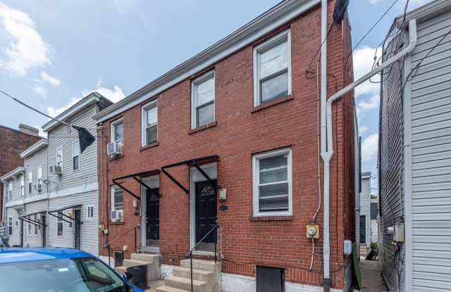 *** Apartments in the Southside *One Block to E. Carson * Modern Renovations * Pet Friendly * Available Now *** Gallery 1