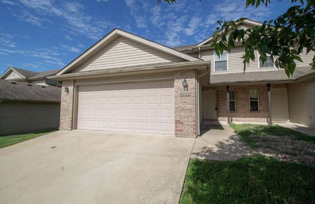 Large Duplex in Vanderveen photos photos