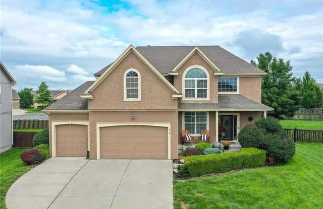 410 West Colleen Court - 410 West Colleen Court, Gardner, KS 66030