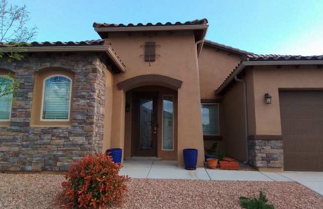 3 bedroom, 2.5 bathroom home located in Albuquerque Far Westside Paseo  Unser - 6236 Redroot Street, Albuquerque, NM 87120