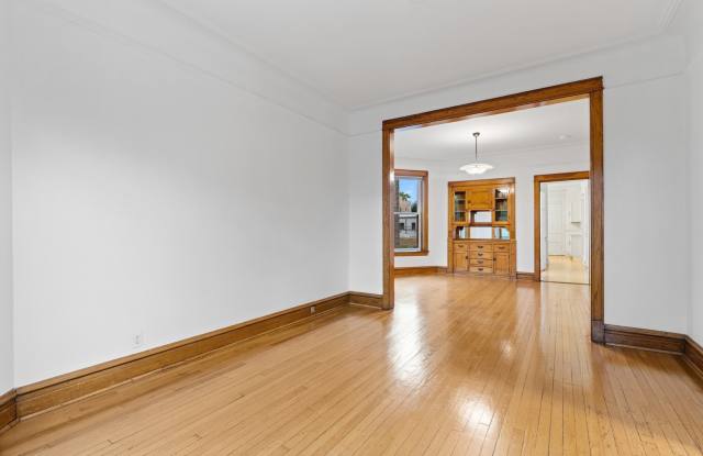 3746 N Lakewood Avenue Gallery 3