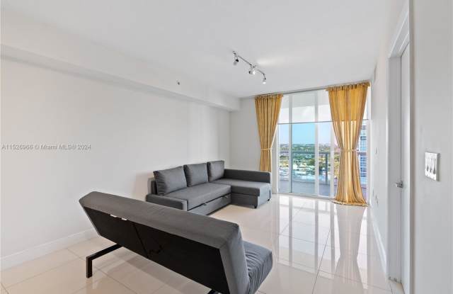 1871 Nw S River Dr photos photos