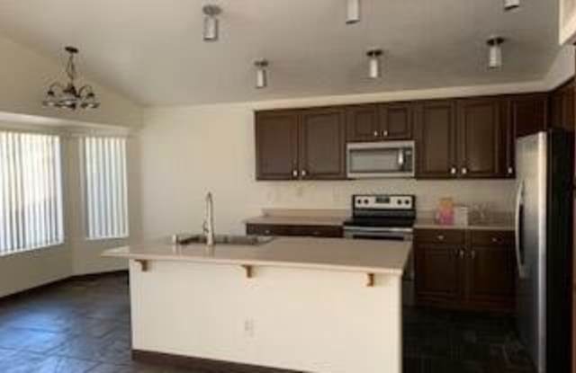 1702 W SPARROW Drive Gallery 4