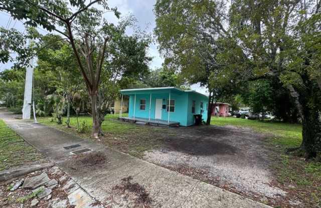 2 bed 1 bath single family house. Gallery 1
