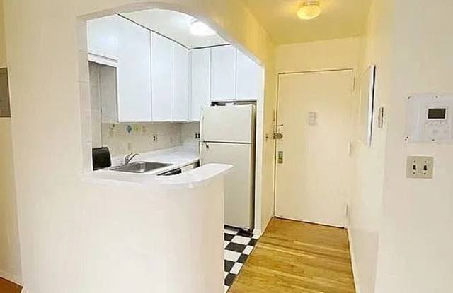 8714 57th Rd Apt 5 Gallery 2
