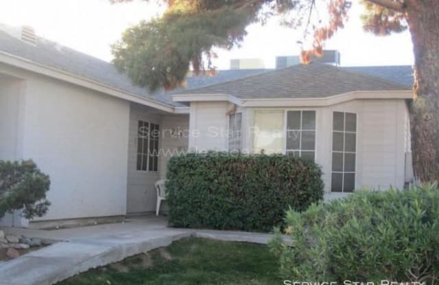5830 S 42nd Pl - 5830 South 42nd Place, Phoenix, AZ 85040