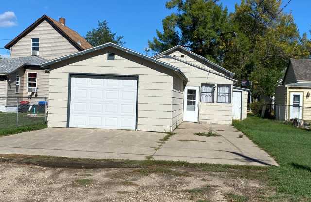530 3rd St SE, Jamestown, ND 58401 photos photos 530 3rd St SE, Jamestown, ND 58401 photos photos