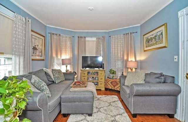 25 F Saunders St photos photos