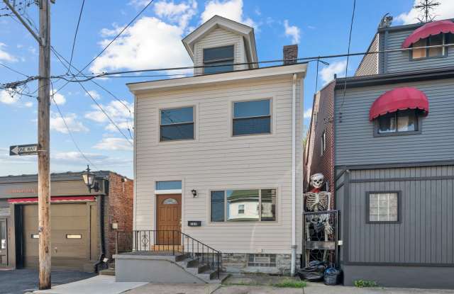Newly Renovated 5 Bed, 2.5 Bath House in Bloomfield - Available Now! - 309 Taylor Street, Pittsburgh, PA 15224