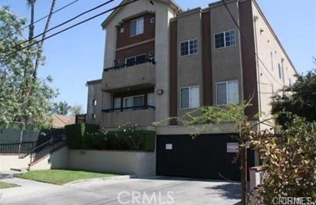 5312 Cartwright Avenue - 5312 Cartwright Avenue, Los Angeles, CA 91601