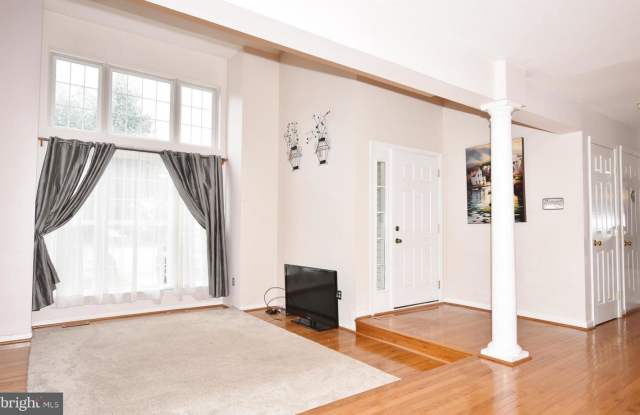 1805 FALLSTAFF CT Gallery 2