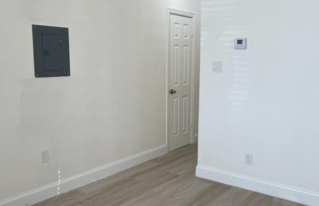 1144 OATES STREET NE Gallery 4