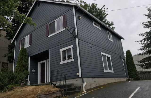 $2700 Newly Remodeled 2 story townhome- 2BR, 1.75BA,W/D , back yard, one parking space Gallery 1