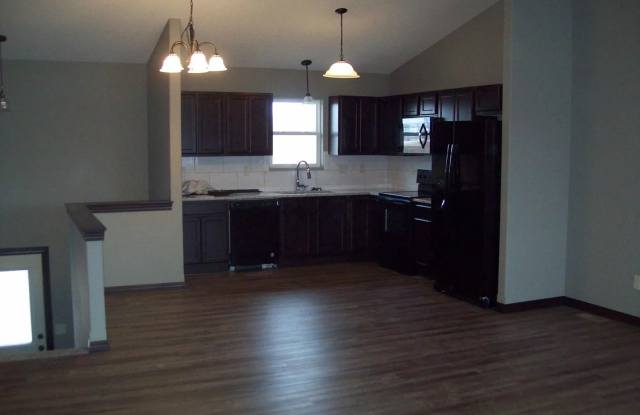 5350-52 N CYPRESS photos photos