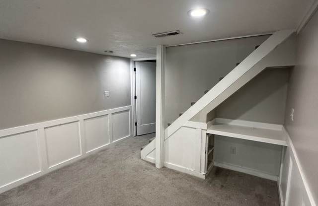 Beautiful 4 Bedroom Home in Millcreek Available Now! photos photos