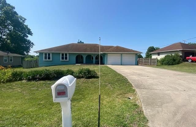 507 Elizabeth Street - 507 Elizabeth Street, Grain Valley, MO 64029