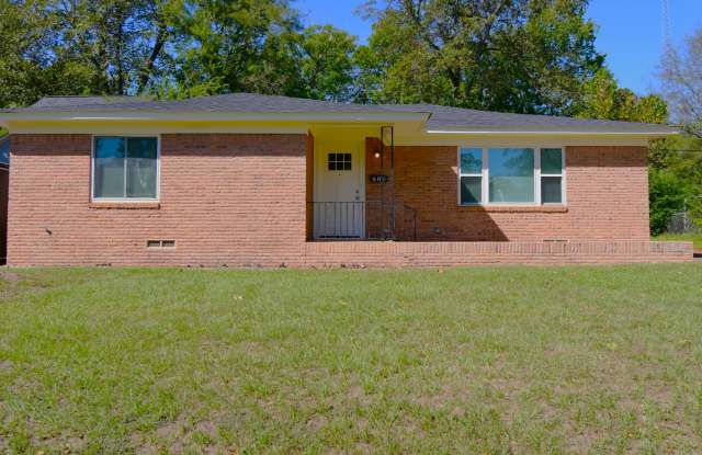 Newly Renovated Three Bedroom-2 Bathroom Brick Home! Gallery 1
