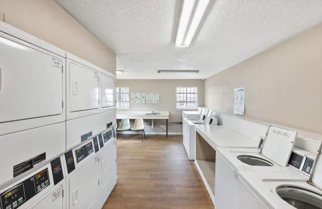 Riverbanks Retreat Gallery 3