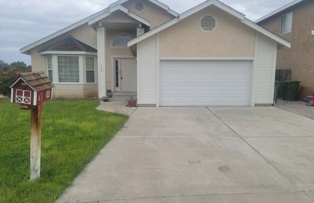Beautiful home in Fallon for rent, 3 bedrooms, 2 baths Gallery 1
