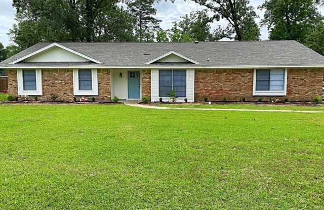 119 Pinevale Way, Sour Lake, TX photos photos