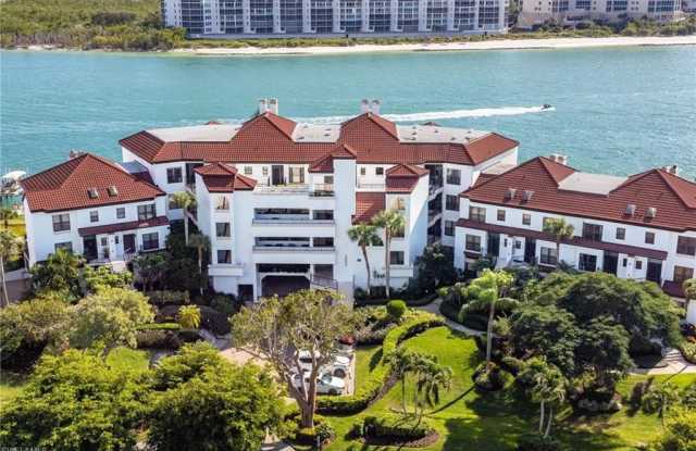305 La Peninsula Blvd photos photos