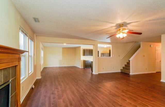 3151 Hemlock Street Gallery 3