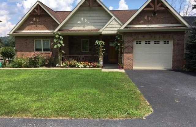 320 N Lakeside Dr Gallery 1