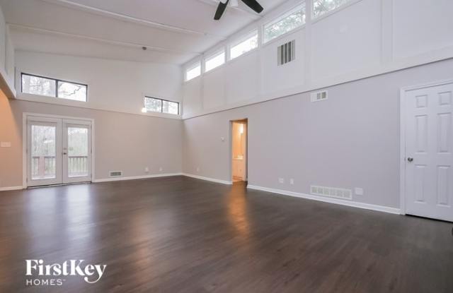 70 12 Springs Drive Gallery 4
