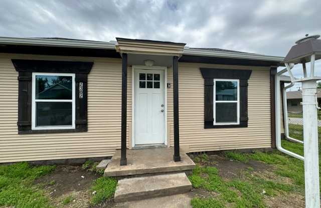 Cute 2 bedroom 2 bathroom home! photos photos