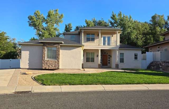 Beautiful 3-Bedroom Home with Scenic Views in the Redlands photos photos