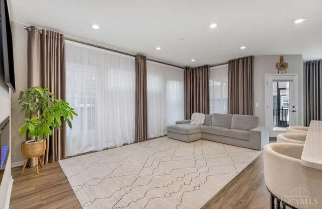 4865 Osprey Pointe Drive Gallery 3