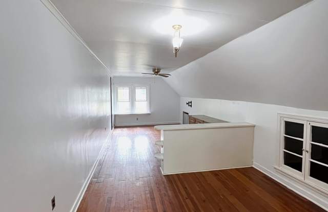 1707 Monroe Avenue Gallery 3