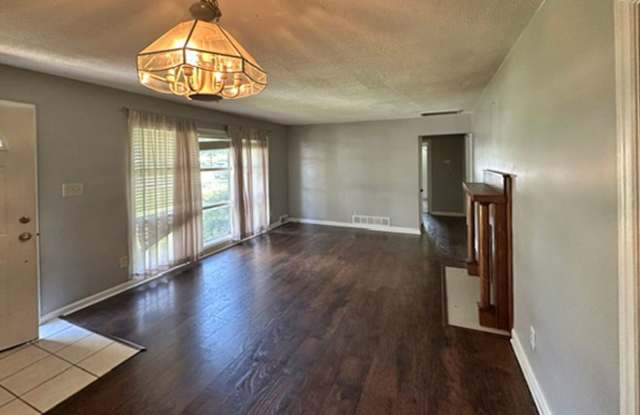 COMING SOON! Lovely 3 BR House near Clays Mill! Off-Street Parking, Convenient Location! Gallery 4