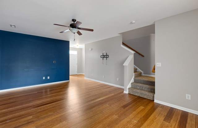 Spacious 3BR/2.5BA Middletown Townhome with Garage Gallery 3