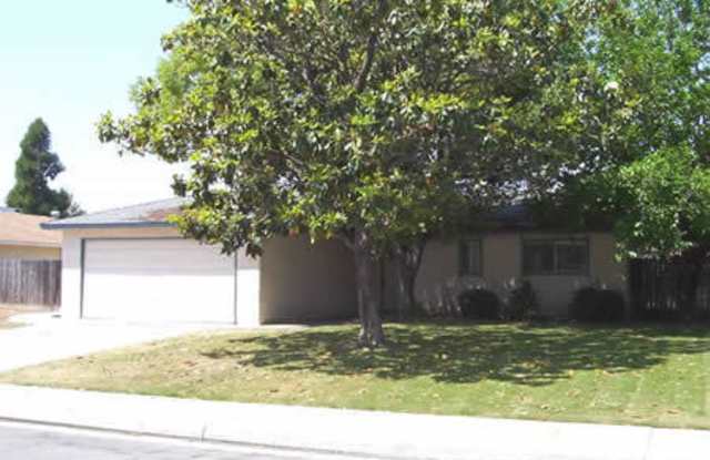 Clovis location, near schools, shopping & more! photos photos