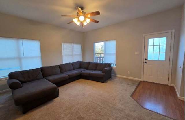 FOR LEASE!! Gallery 4