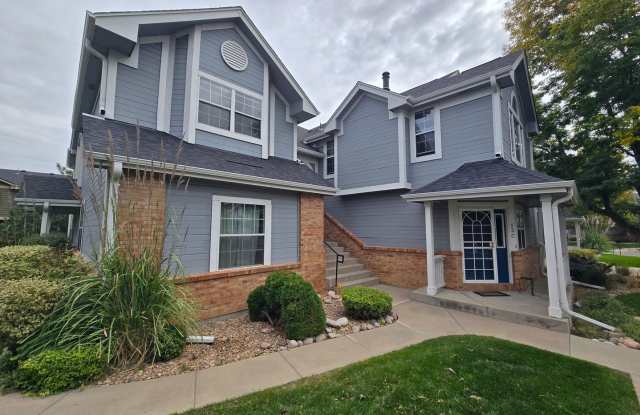 Sunny and Spacious 2 Bedroom, 2 bathroom in Glenborough Community Near Marstone Lake Gallery 1