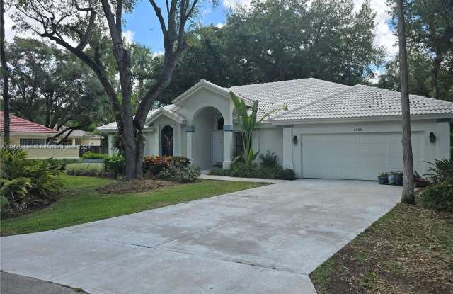 4960 NW 65th Ave photos photos