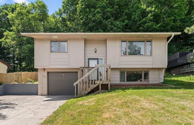 Charming 3BR House in Cannon Falls Gallery 1