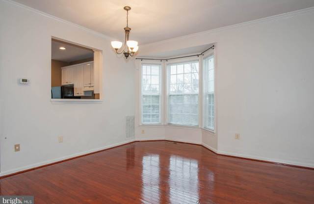 8106 OLD POHICK CT Gallery 4