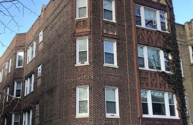 2042 W Farragut Avenue photos photos