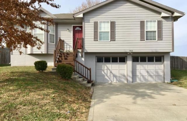 708 Woodson Street - 708 Woodson Street, Kearney, MO 64060