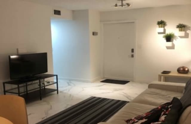 427 Sw 7th Street - 427 Southwest 7th Street, Miami, FL 33130