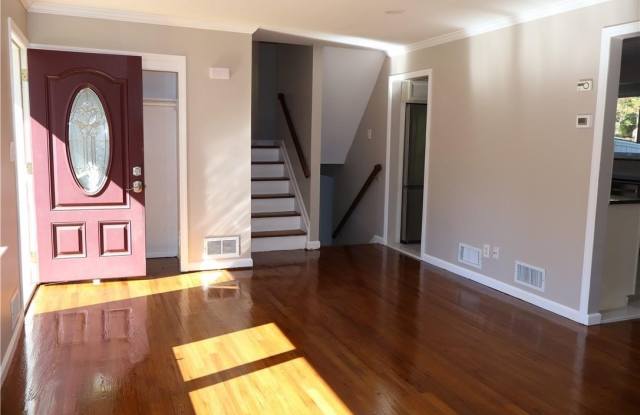 102 Foxwood Road Gallery 2
