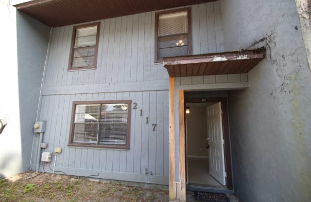 2117 SW 69th Dr - 2117 Southwest 69th Drive, Alachua County, FL 32607