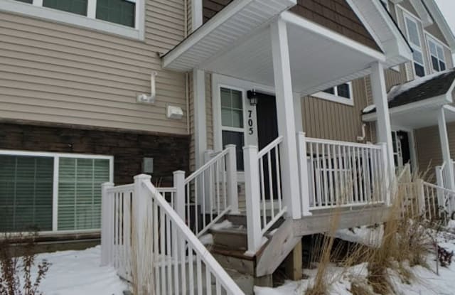 705 Eagle Ct - 705 Eagle Ct, Lino Lakes, MN 55014