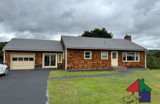 Stunning 2 Bedroom Home in Northfield! - 142 Dickinson Drive, Washington County, VT 05663