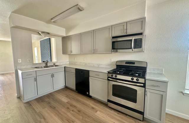 2 BED 1 BATH IN AUSTIN TX! NEW MANAGEMENT!!!! Gallery 4